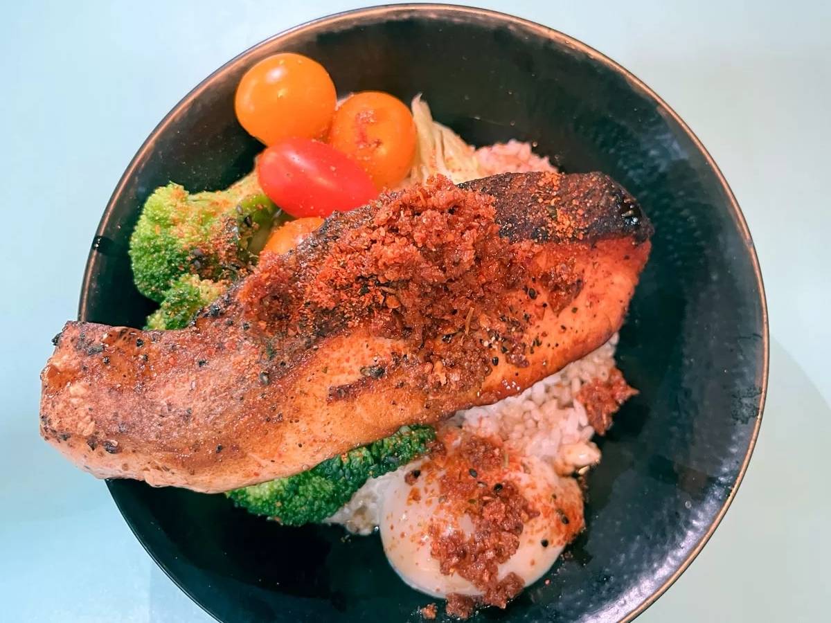 EDDY'S - GRILLED SALMON RICE BOWL