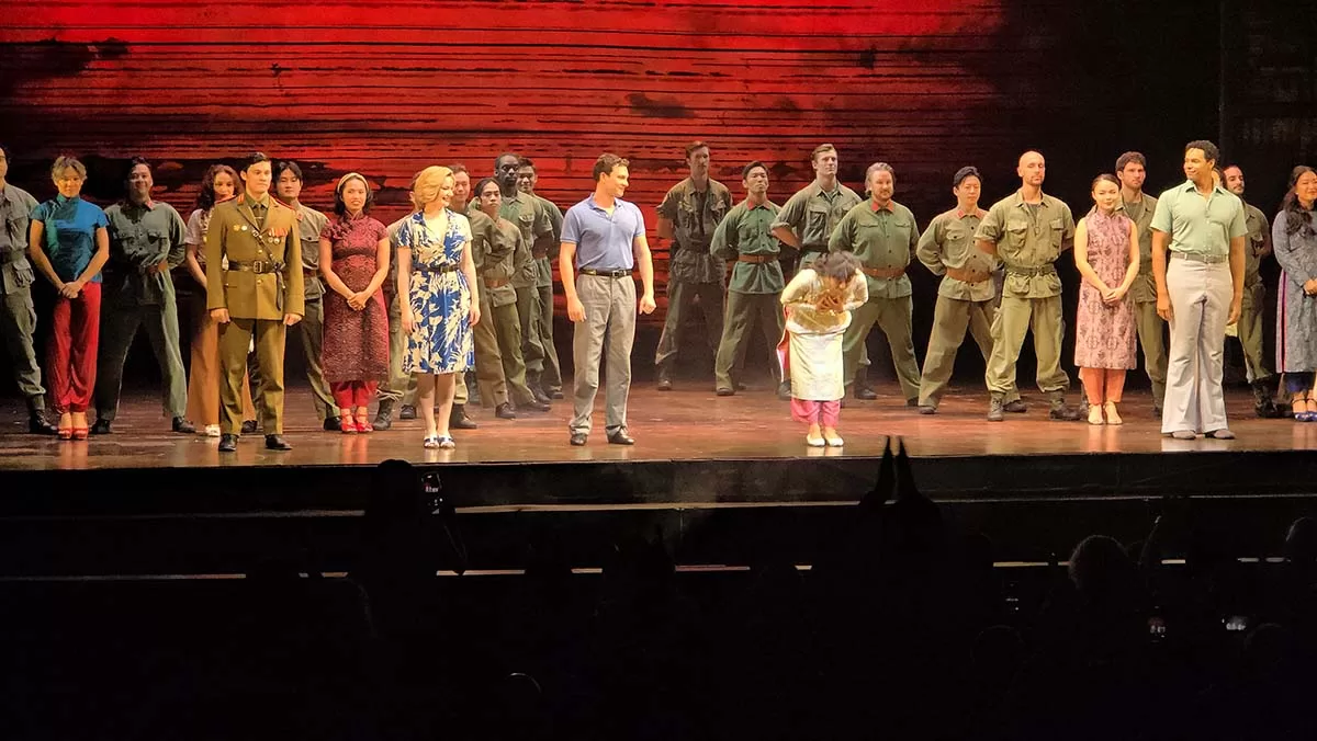 Miss Saigon - curtain call