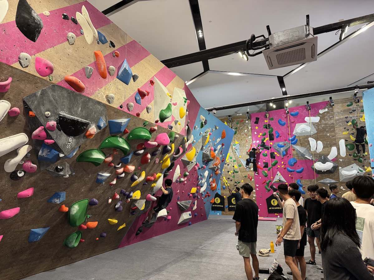 Rock climbing gyms Singapore - BFF Climb Bendemeer