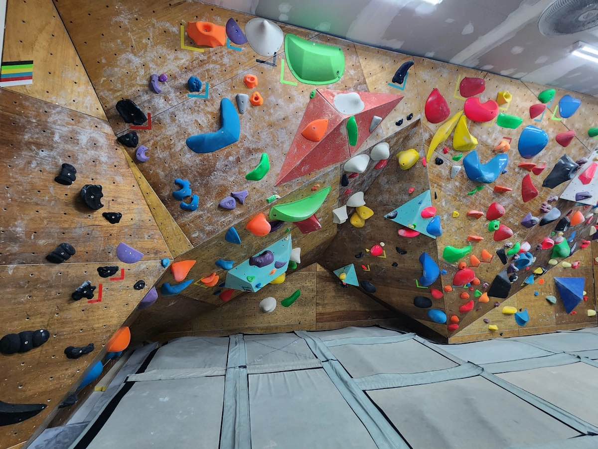 Rock climbing gyms Singapore - Kinetics Climbing
