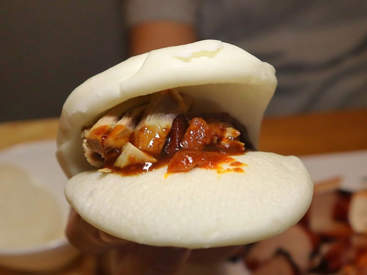Yan Chuan Roasters - duck meat with bun