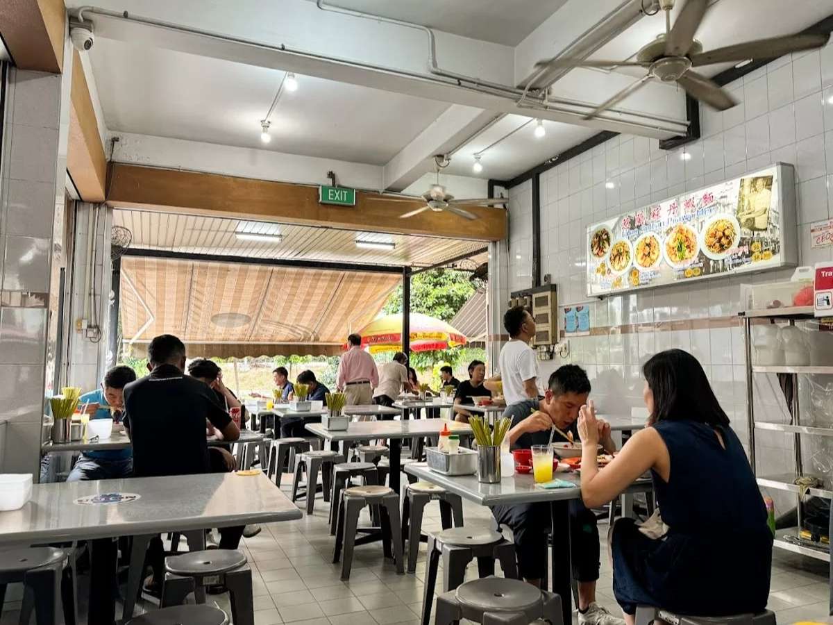 JALAN SULTAN PRAWN MEE - INTERIOR