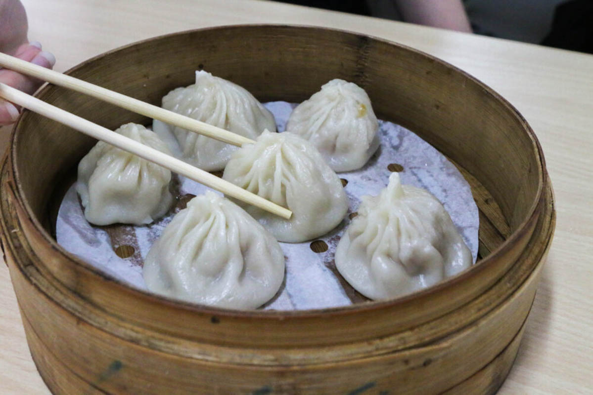 hong peng la mian - xiao long bao closeup\