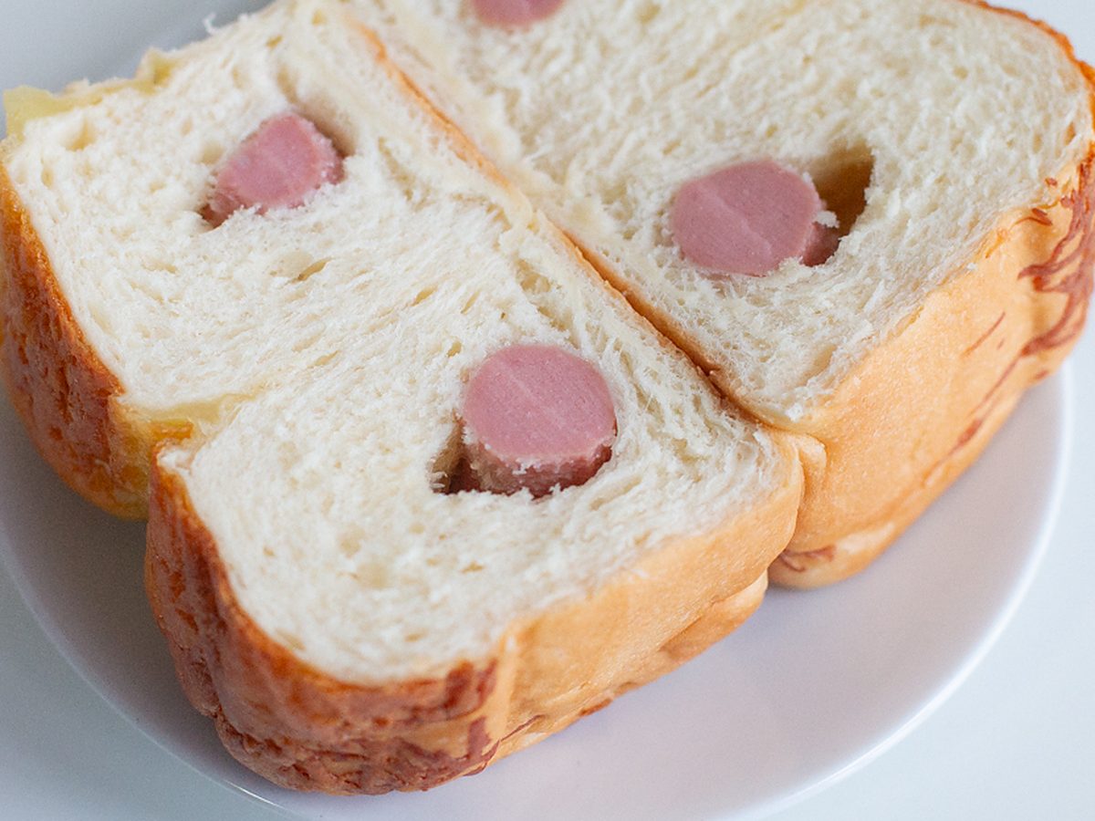 bunnies-cheese-sausage-bun-1200x900