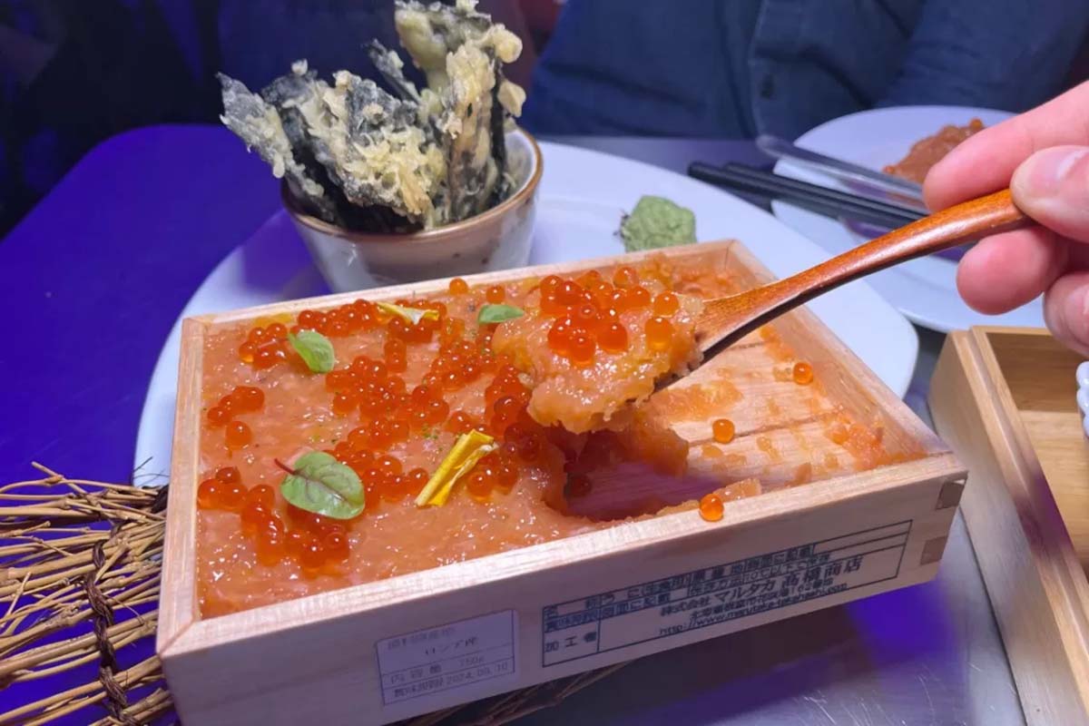 shako ba - salmon treasure box