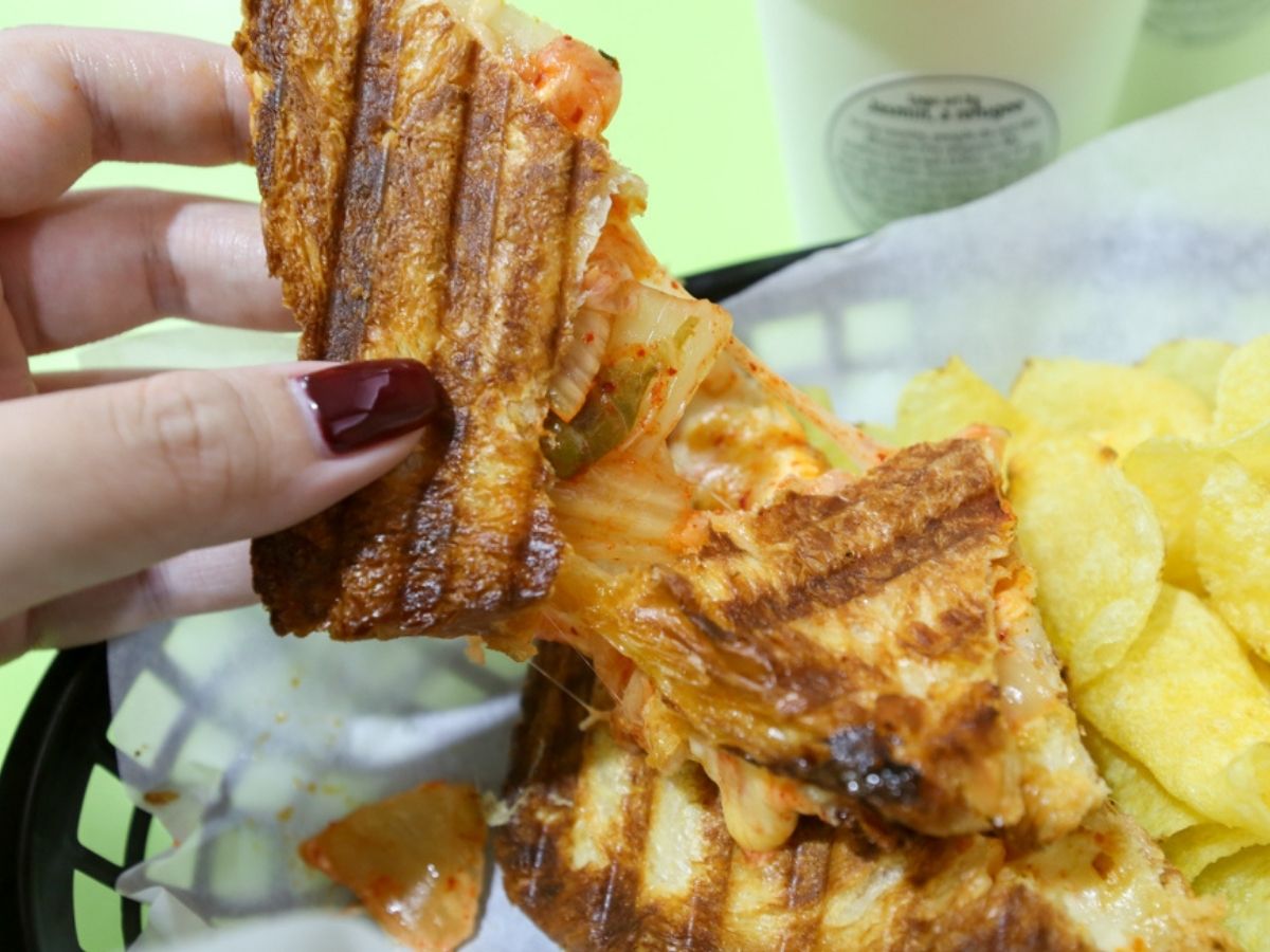 Mad Roaster - kimchi grilled cheese
