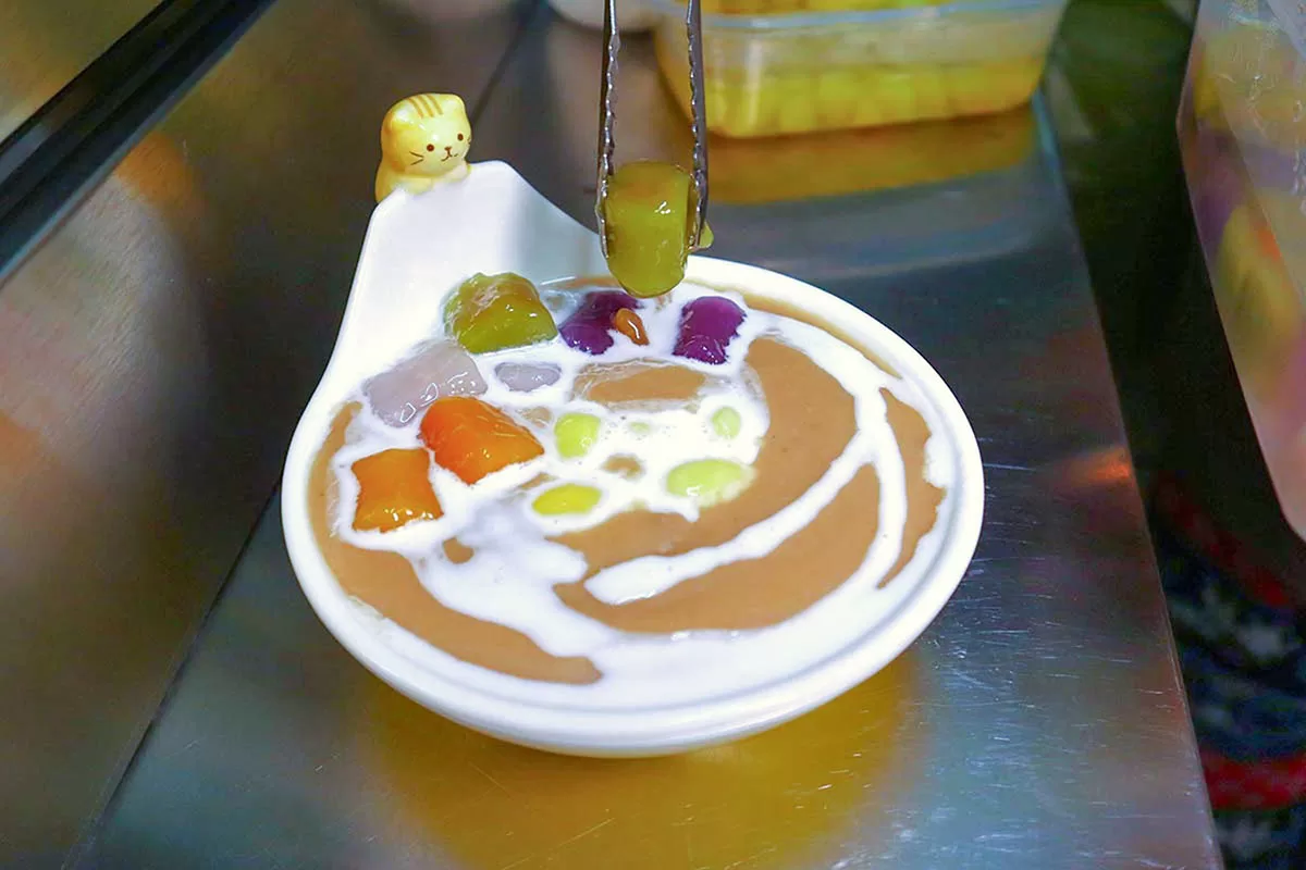 meow dessert - yam paste