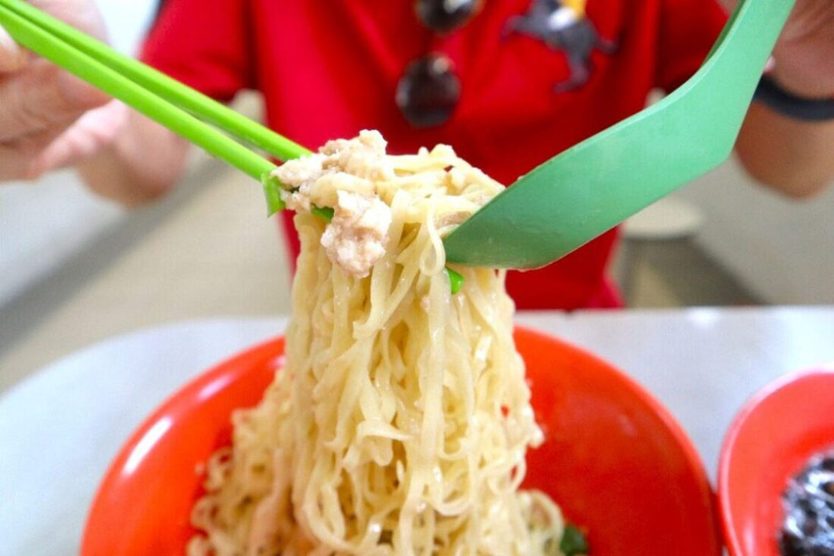 special chilli ytf - hakka mee closeup