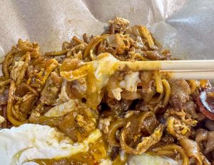 hai yan fried kway teow mee - char kway teow with egg