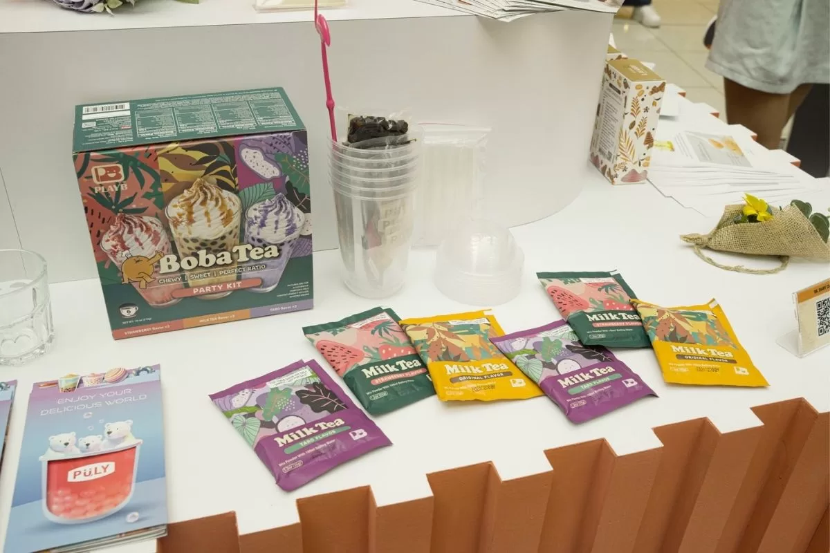 Taiwan Select pop-up - instant bobatea packets with different flavours Taiwan Select pop-up - instant bobatea packets with different flavours