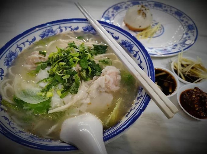 wanton noodles Bishan Fried Buns - wanton noodles