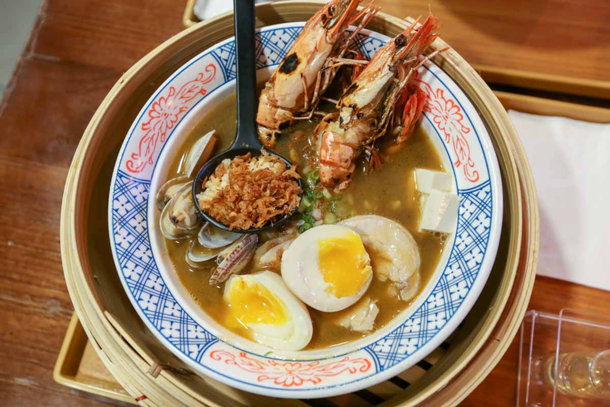 ebi bar - pao fan