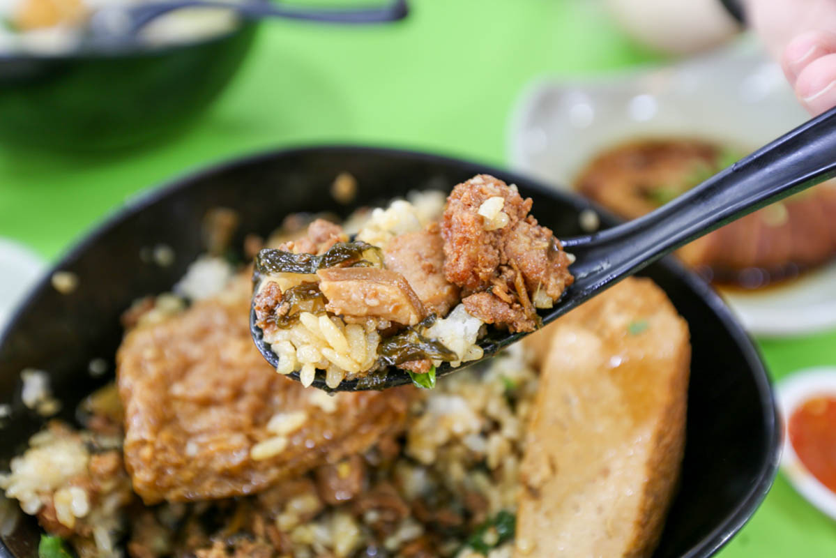 lin's braised - braised rice closeup