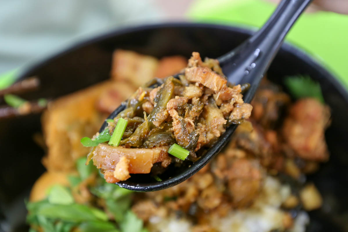 lin's braised - braised rice ingredients closeup