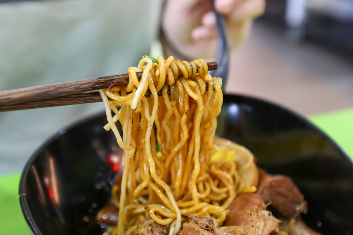 lin's braised - noodles