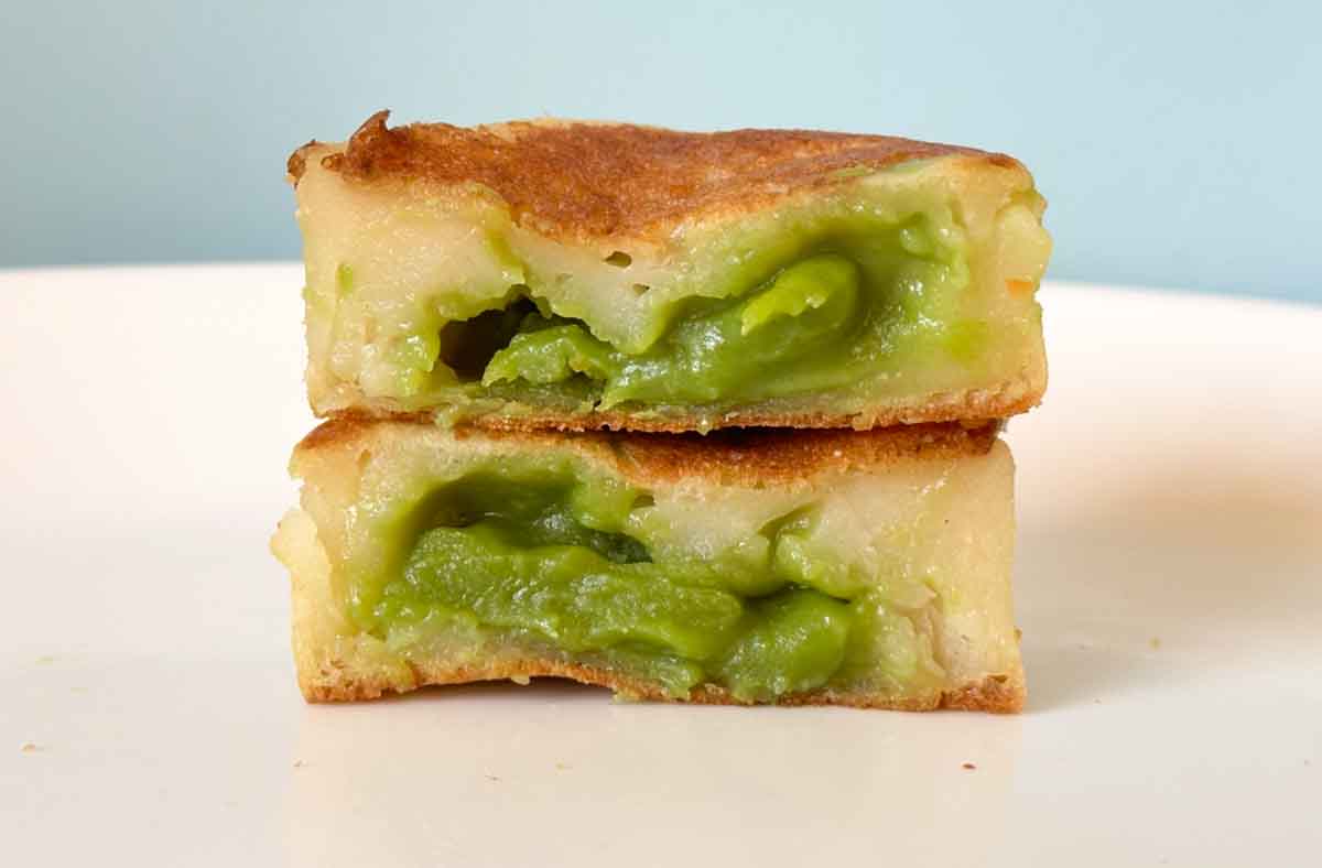 tangln halt original peanut pancake - green bean paste