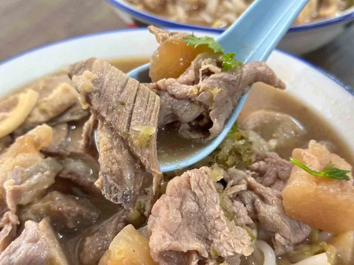 Horiginal beef poached rice & wok -supreme beef mixed noodle