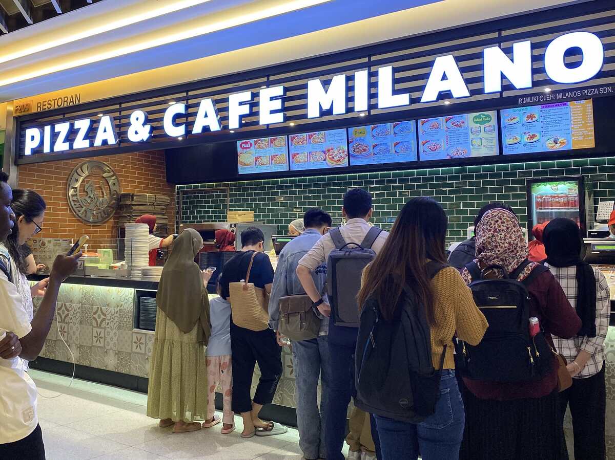 Pizza & Cafe Milano - Storefront
