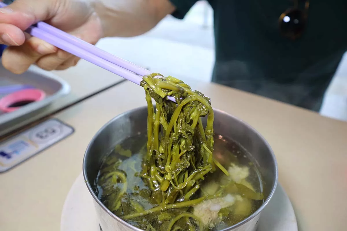 worstclaypot14 worst rated claypot - watercress closeup