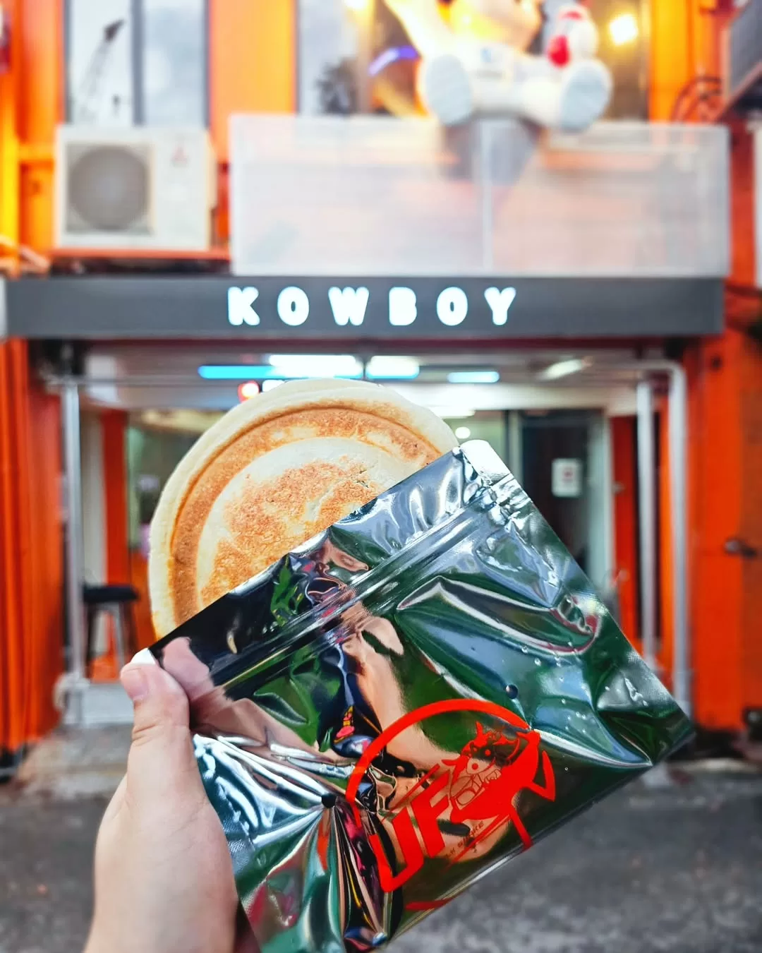kowboy burger - burger ufo burger