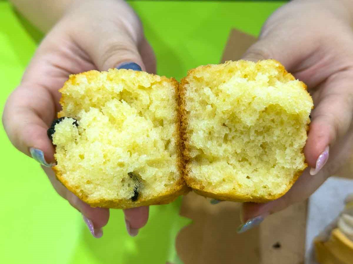 lian hup heng - inside of cake