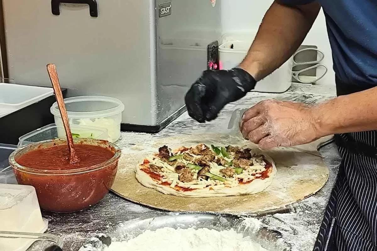 168 Neapolitan Style Pizza - making pizza