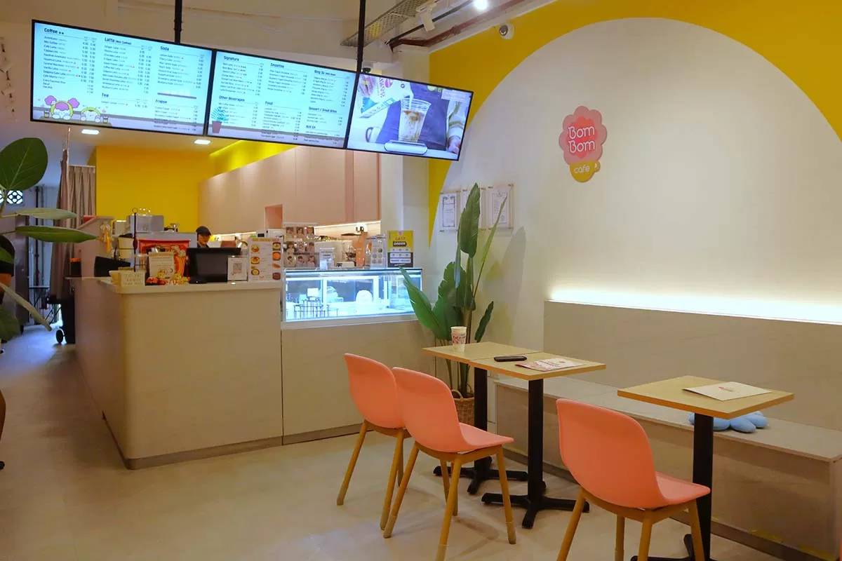 Cafe BomBom - cafe interior