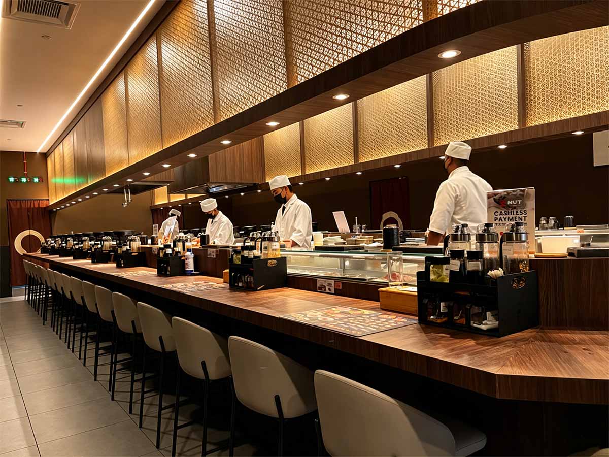 Tsukiji Sushi - Ambience