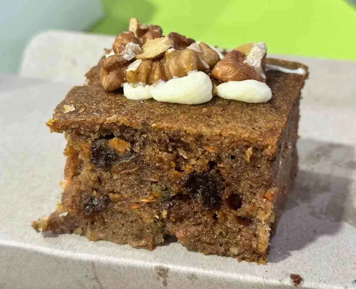 petite krumbs - carrot cake