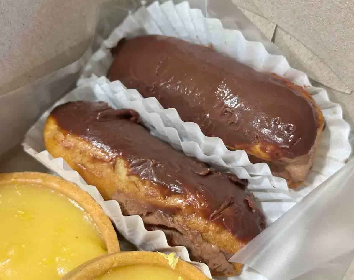 petite krumbs - eclair