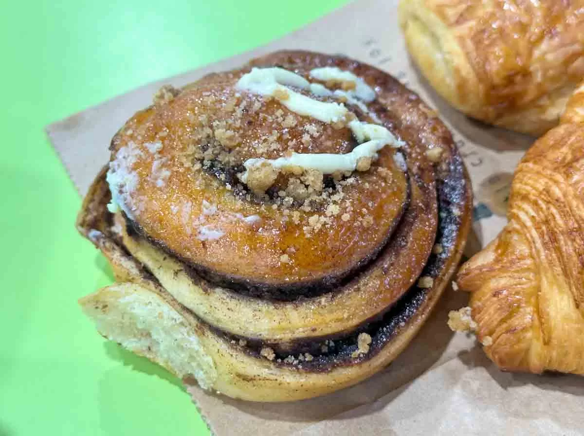 petite krumbs - cinnamon bun
