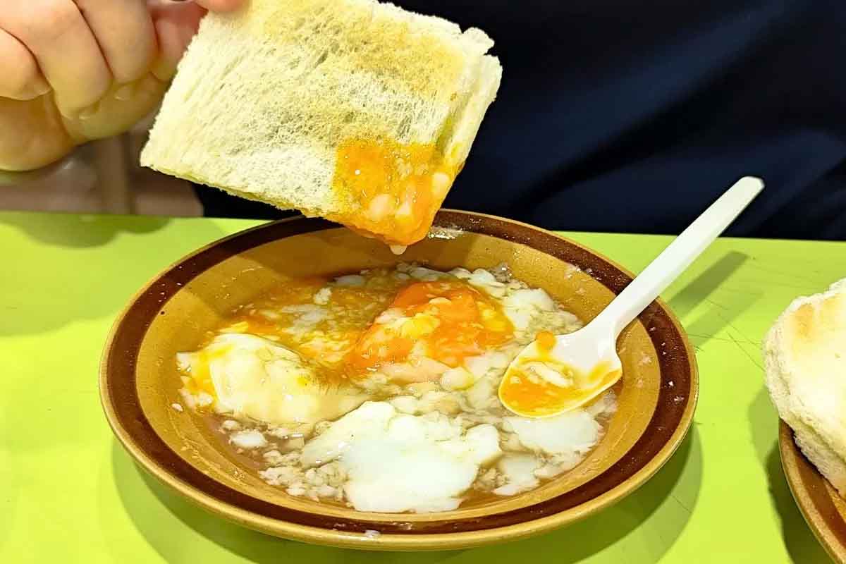 ah seng hai nam - dipping toast in egg