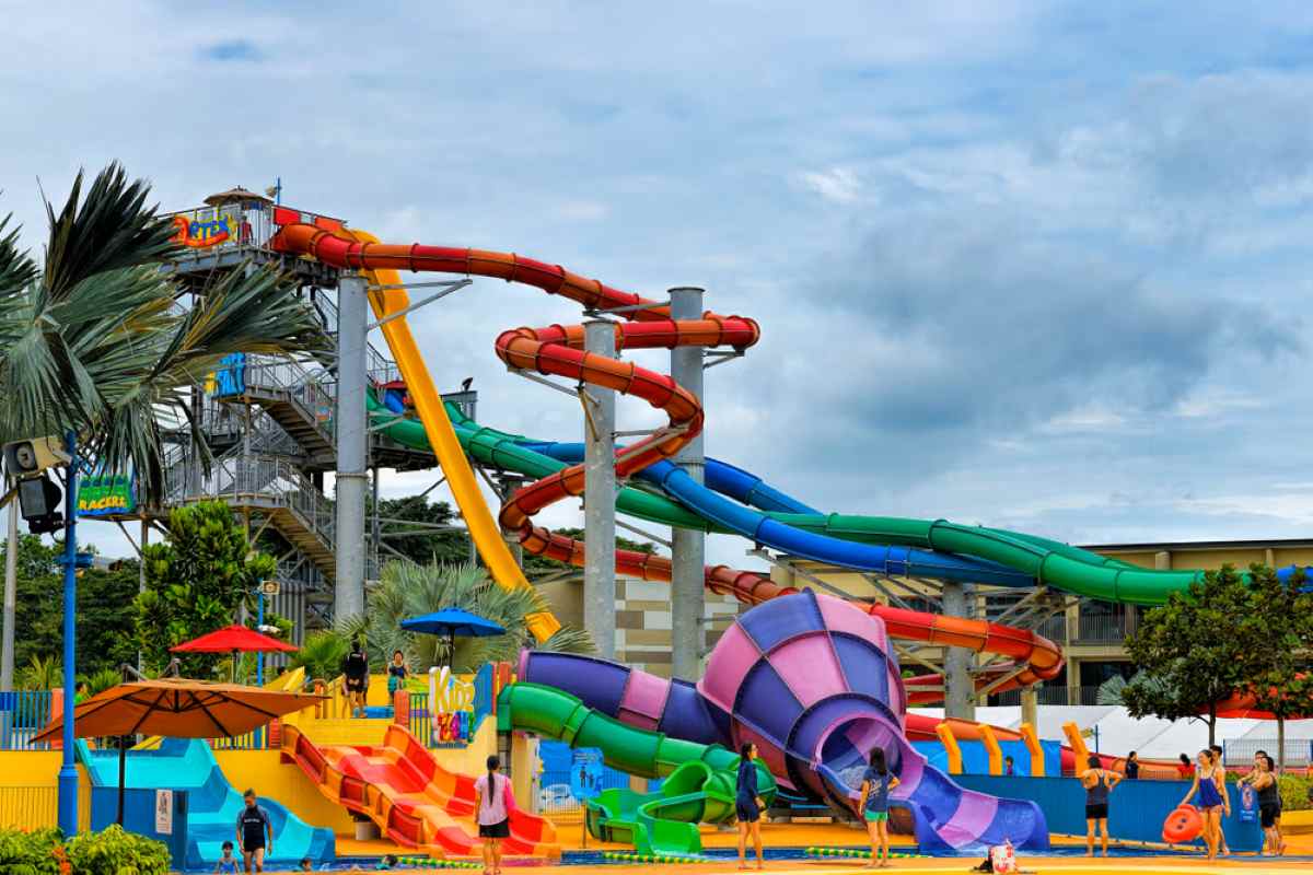 theme park - wild wild wet