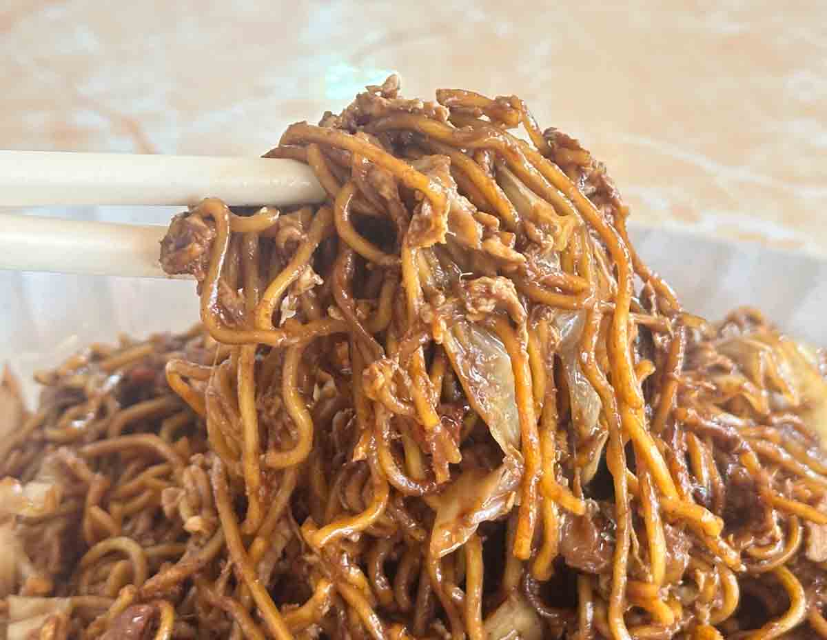 sin hoi sai - noodle closeup