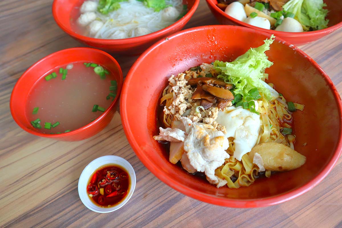 bang bang mushroom - bak chor mee closeup