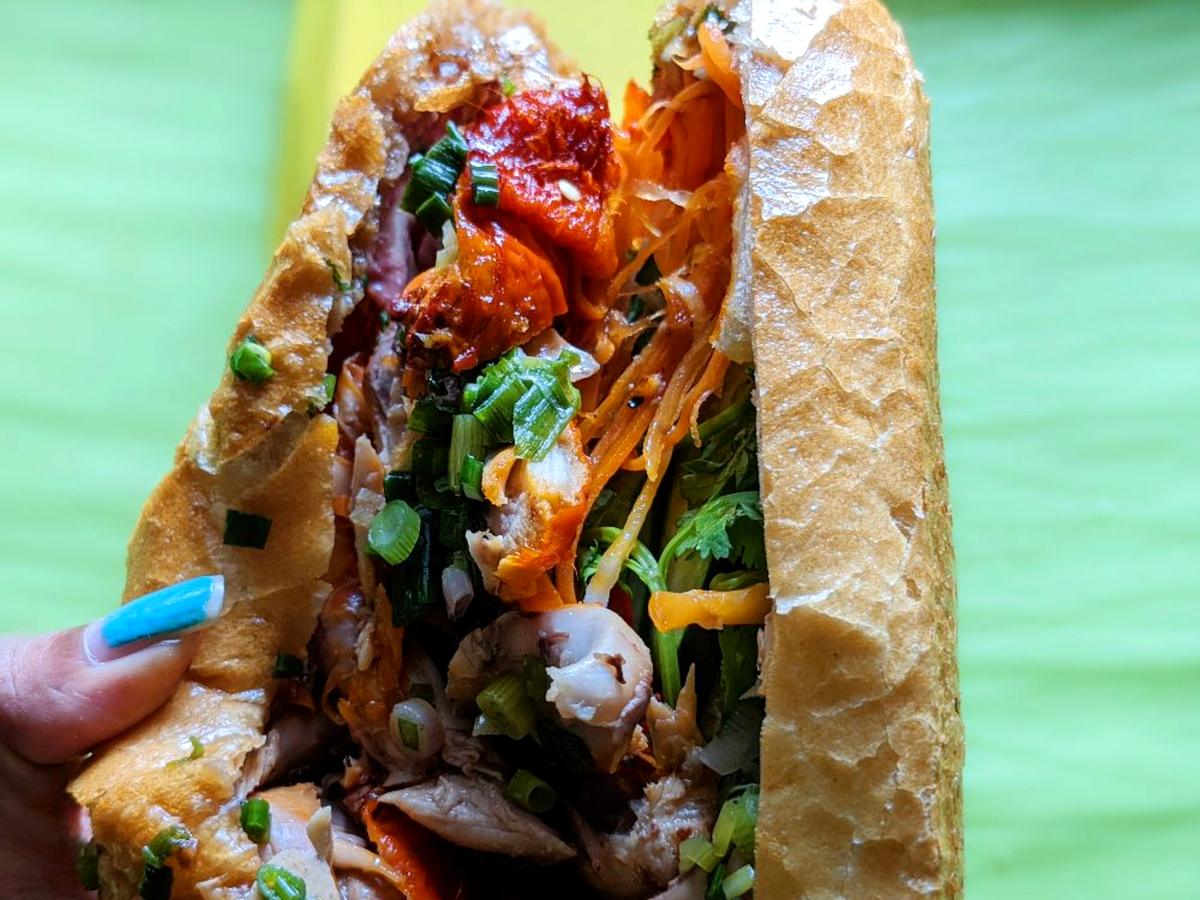 Banh Mi Saigon - Banh Mi close up