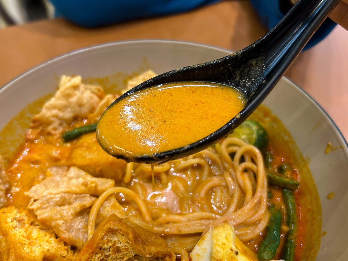KOPIHUT - Curry broth