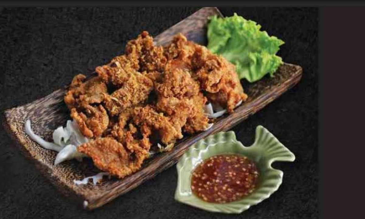 FOOD at Star Vista - Warm UP Cafe - Fried Garlic Pork