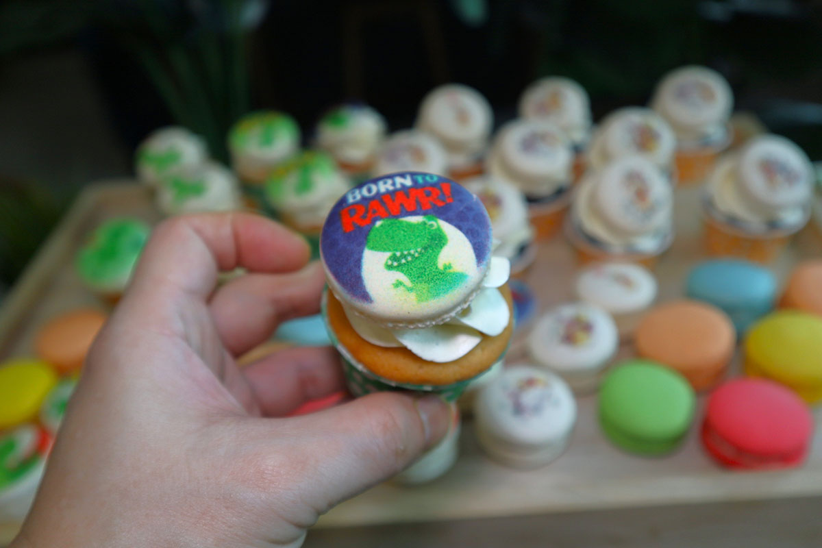 baby full month - rex macaron