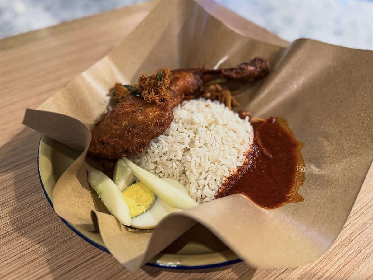 Kam’s Nasi Lemak - Nasi Lemak Ayam Goreng Berempah