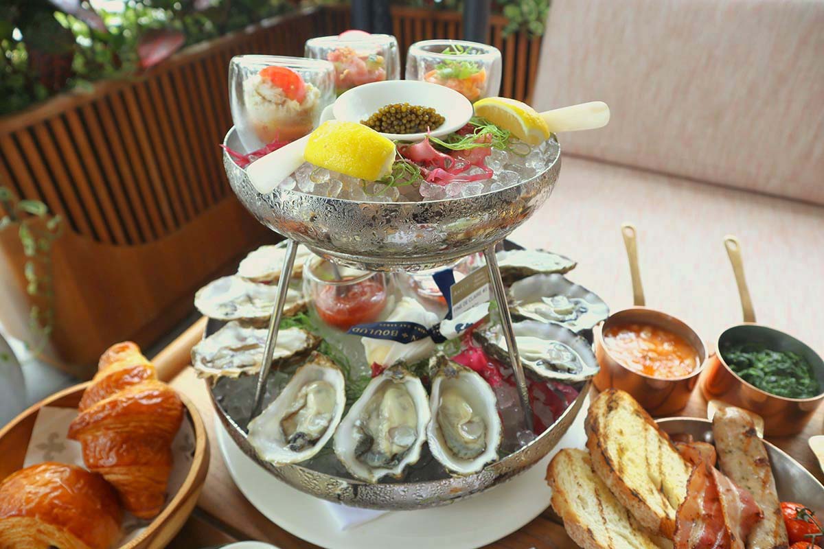 Marina bay sands - oysters closeup