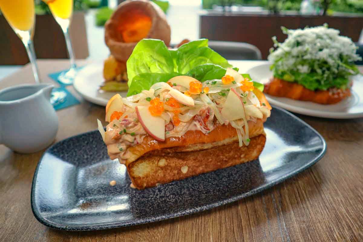 lobster roll