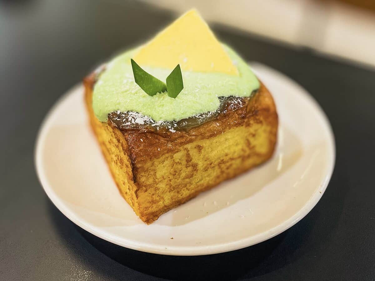 Butter Kaya Kopitiam - Pandan Kaya Lava Bun