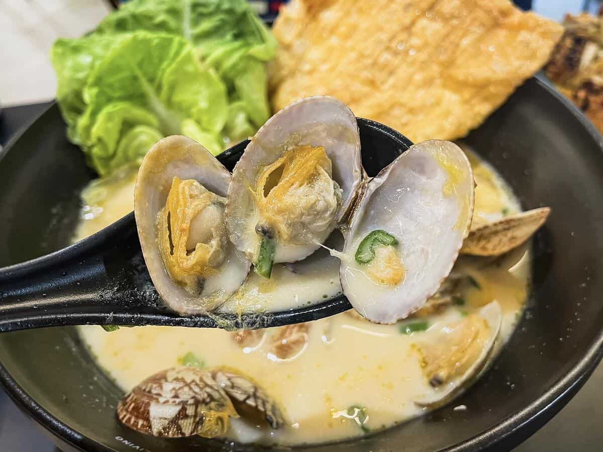 Butter Kaya Kopitiam - Clams
