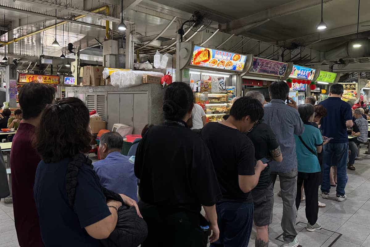 Indonesia Curry Rice - queue outside stall Indonesia Curry Rice - queue outside stall