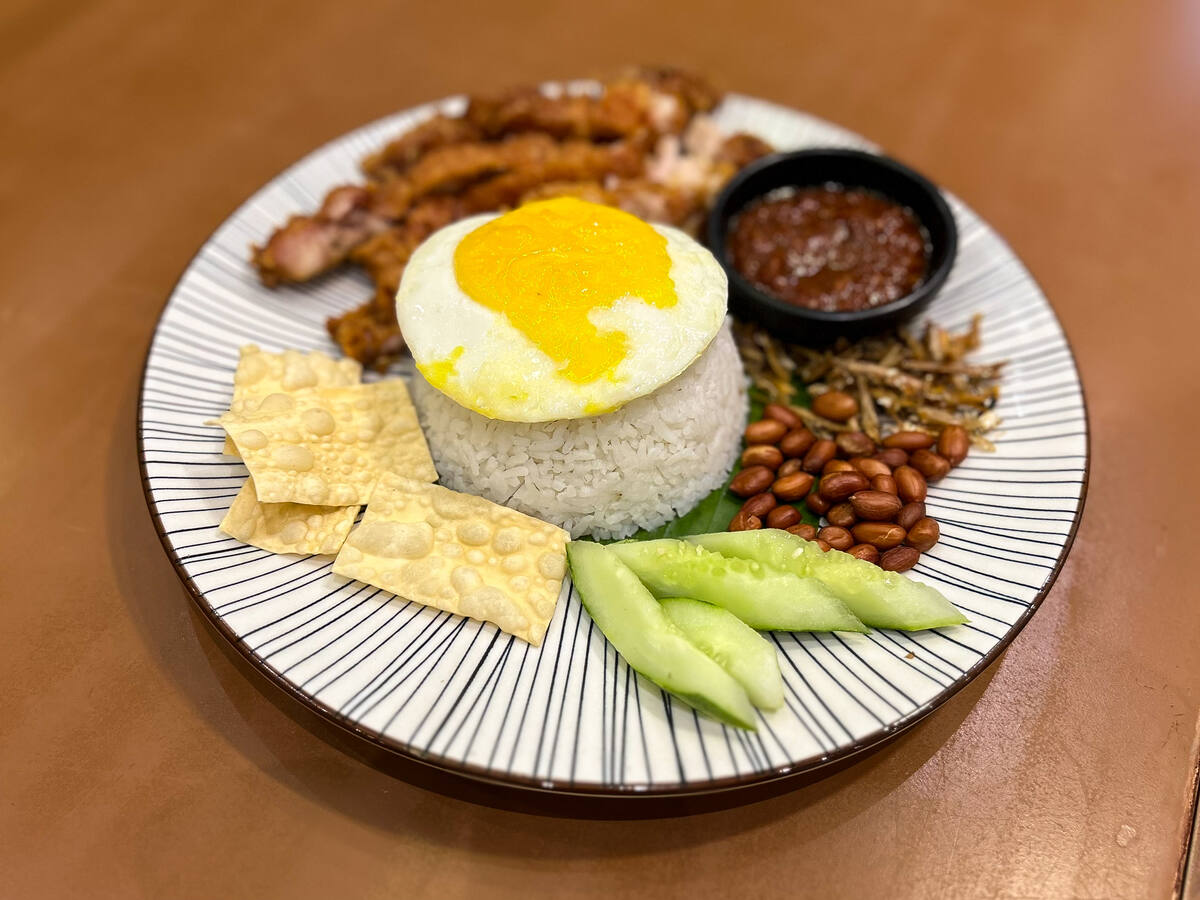KOPIHUT - Nasi Lemak Crispy Chicken