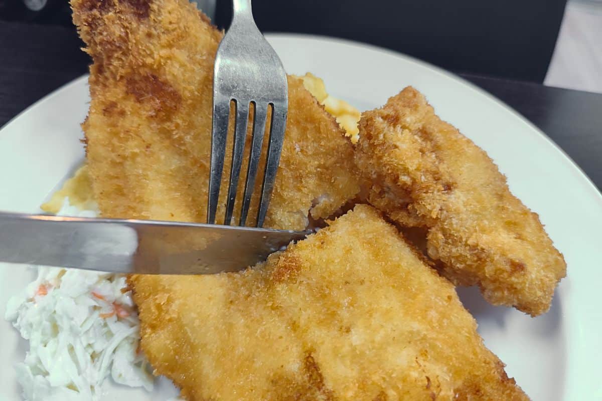 THIS CAFE @ 326 - cutting fish
