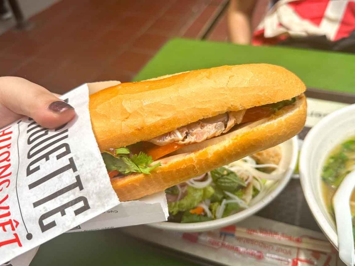 baguette huong viet - traditional banh mi2