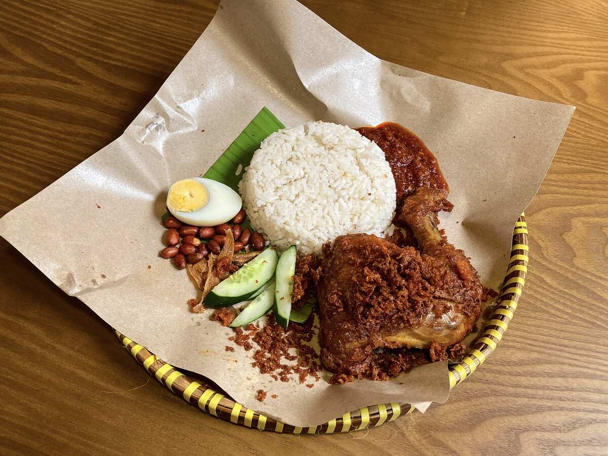 100 Years Nasi Lemak - Nasi Lemak Ayam Goreng Berempah