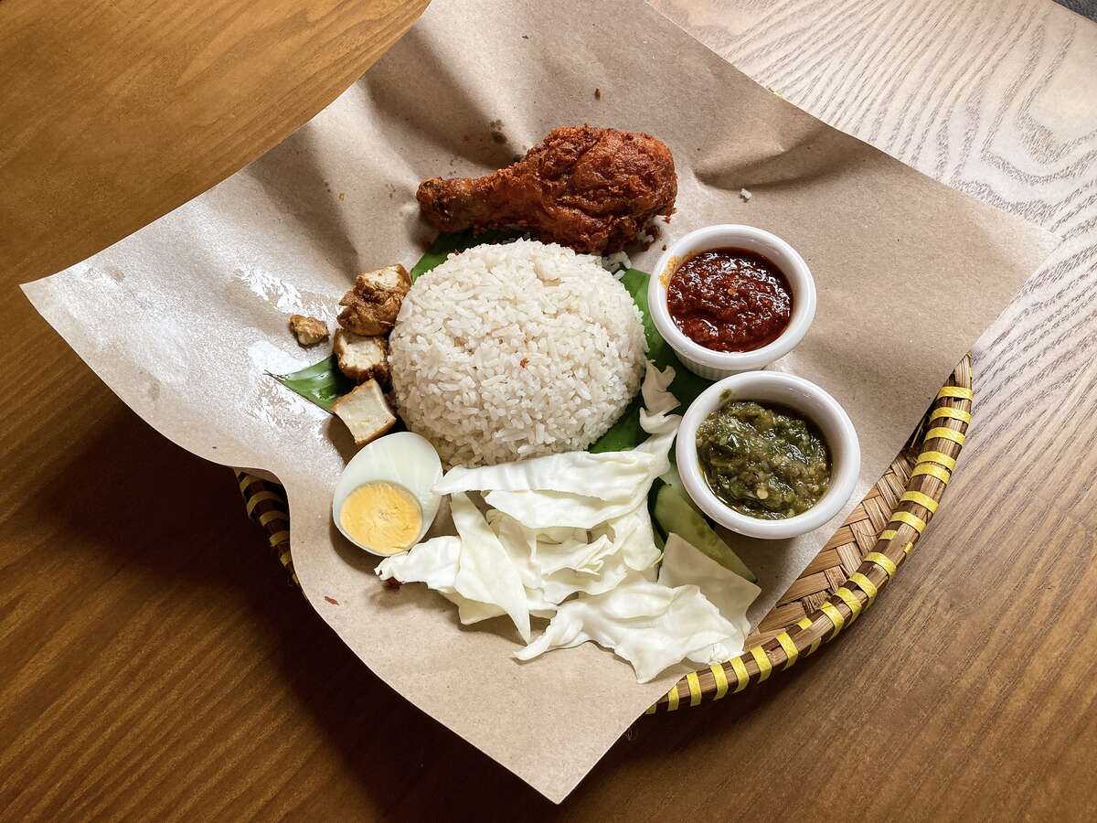 100 Years Nasi Lemak - Nasi Lemak Ayam Penyet
